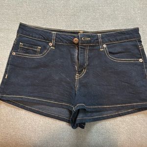 Super cute, dark denim, super short shorts, size 31